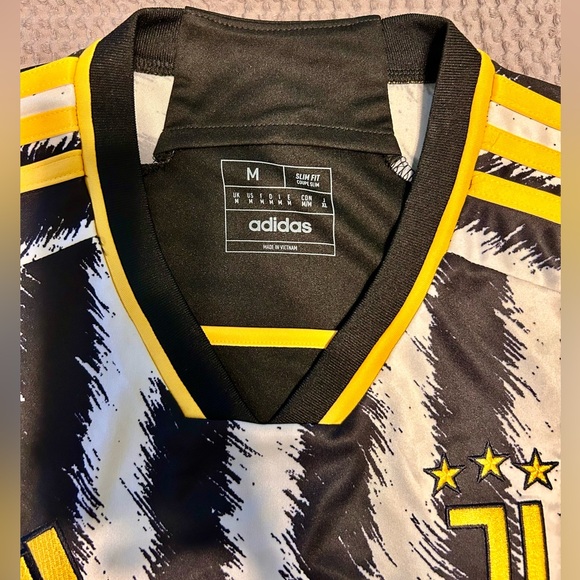 Juventus FC Authentic Home Jersey - Picture 4 of 5